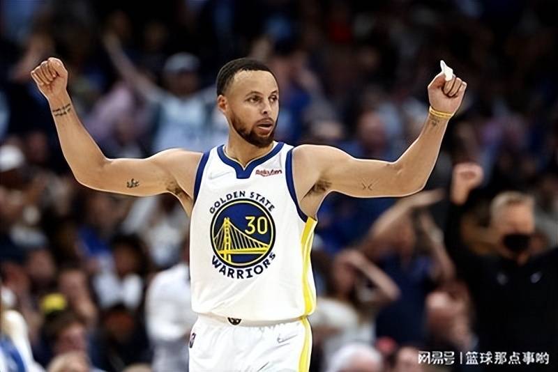 喷火队射手手感火热,连续命中三分球的简单介绍 喷火队射手手感火热,连续命中三分球的简单介绍