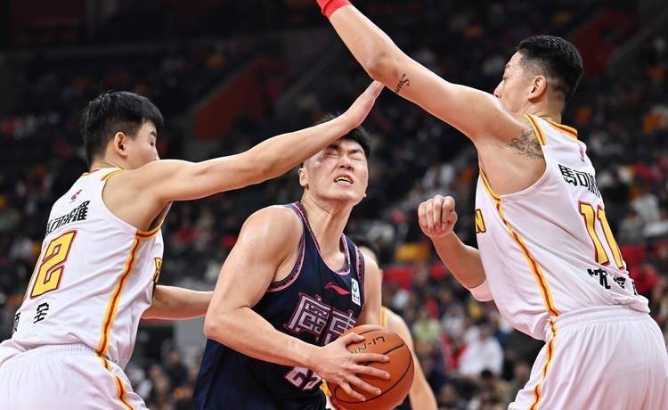 江苏男篮迎来挑战,胜利的希望在哪里? 江苏男篮迎来挑战,胜利的希望在哪里?