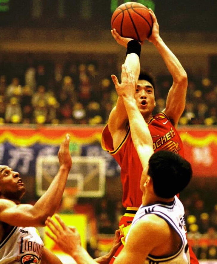 八一队在比赛中展现出了强大的士气 八一队在比赛中展现出了强大的士气