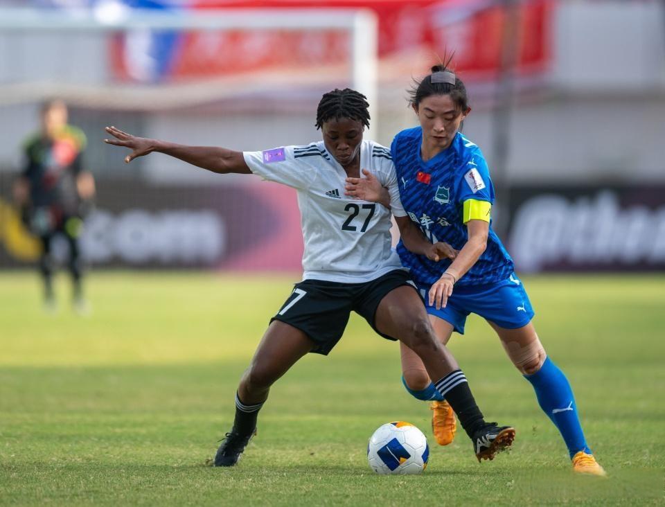 阿联酋女足队员获得最佳队友称号 阿联酋女足队员获得最佳队友称号