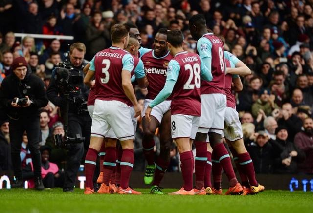 切尔西斗志昂扬,冲刺前呼后拥 切尔西斗志昂扬,冲刺前呼后拥