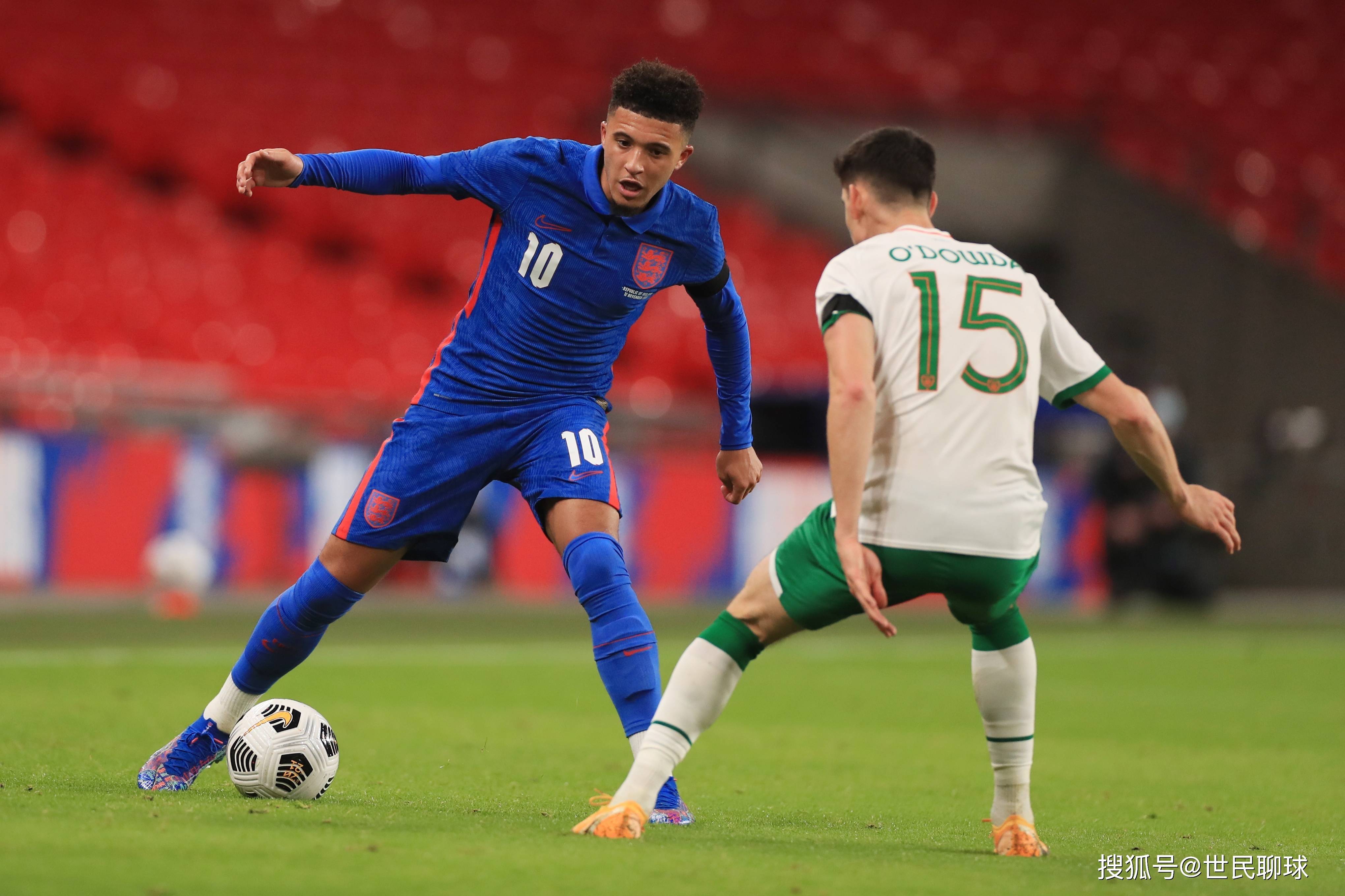 包含欧国联赛场上各路豪强角逐，马到成功的词条