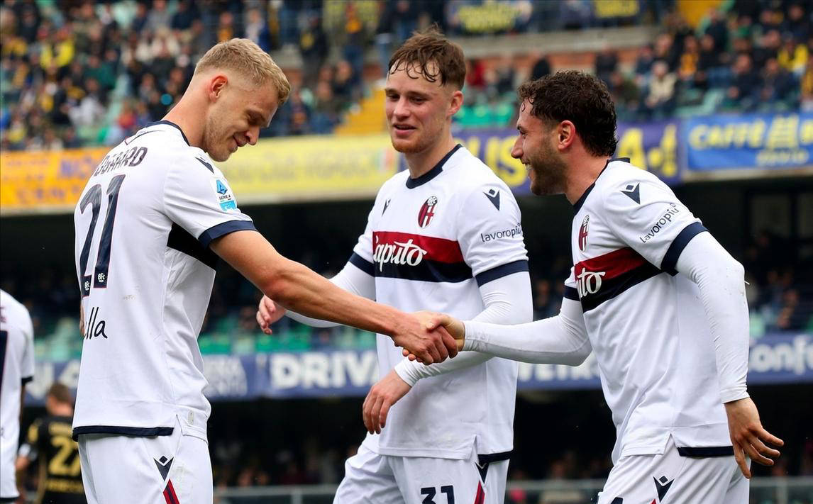 AC米兰中场送出助攻,帮助球队领先一步 AC米兰中场送出助攻,帮助球队领先一步