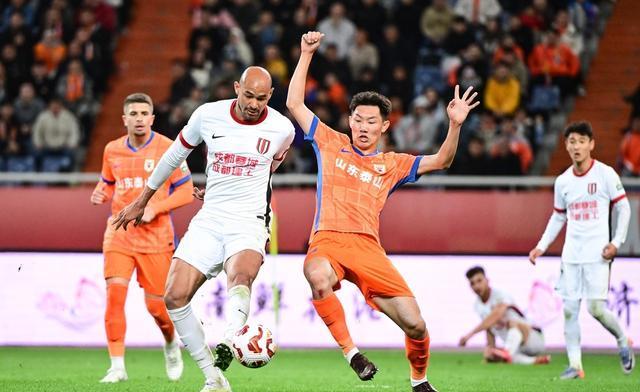 开云体育-新星闪耀：南极足球联赛新生代崭露头角的简单介绍