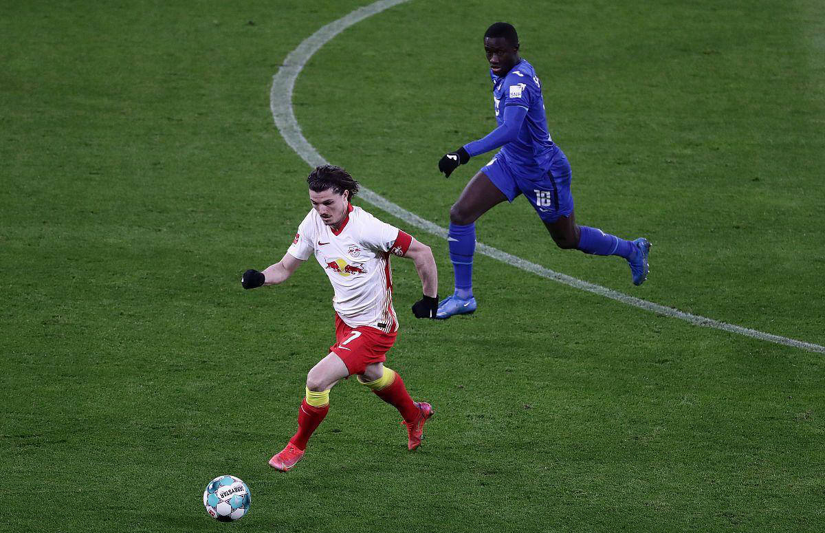 柏林赫塔客场战平法兰克福,积分增加的简单介绍 柏林赫塔客场战平法兰克福,积分增加的简单介绍