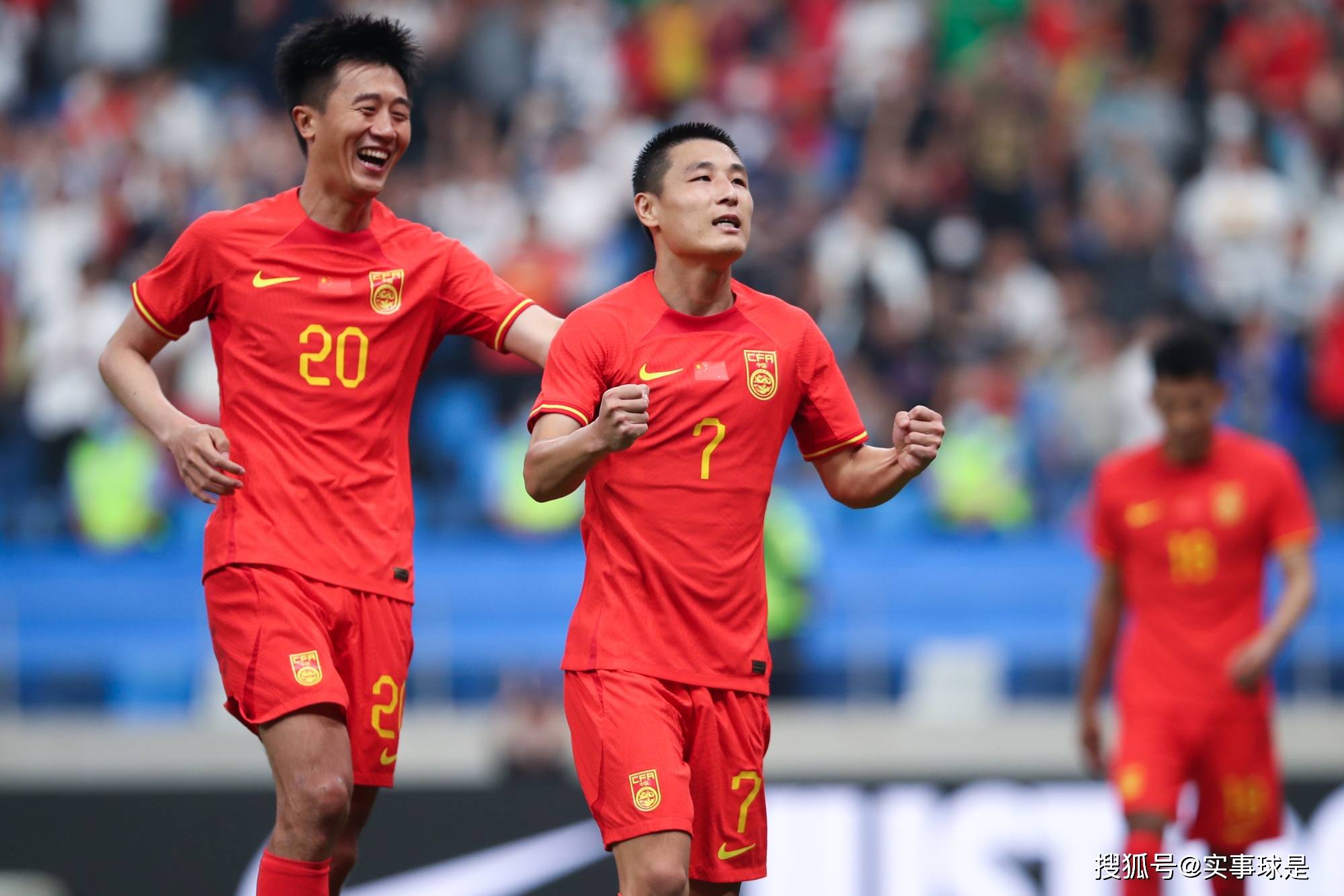 CCTV直播国内足球联赛热闹场面 CCTV直播国内足球联赛热闹场面