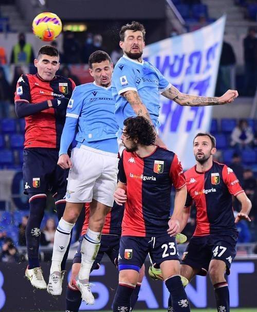 关于罗马主帅战术奇特，引发球迷热议的信息