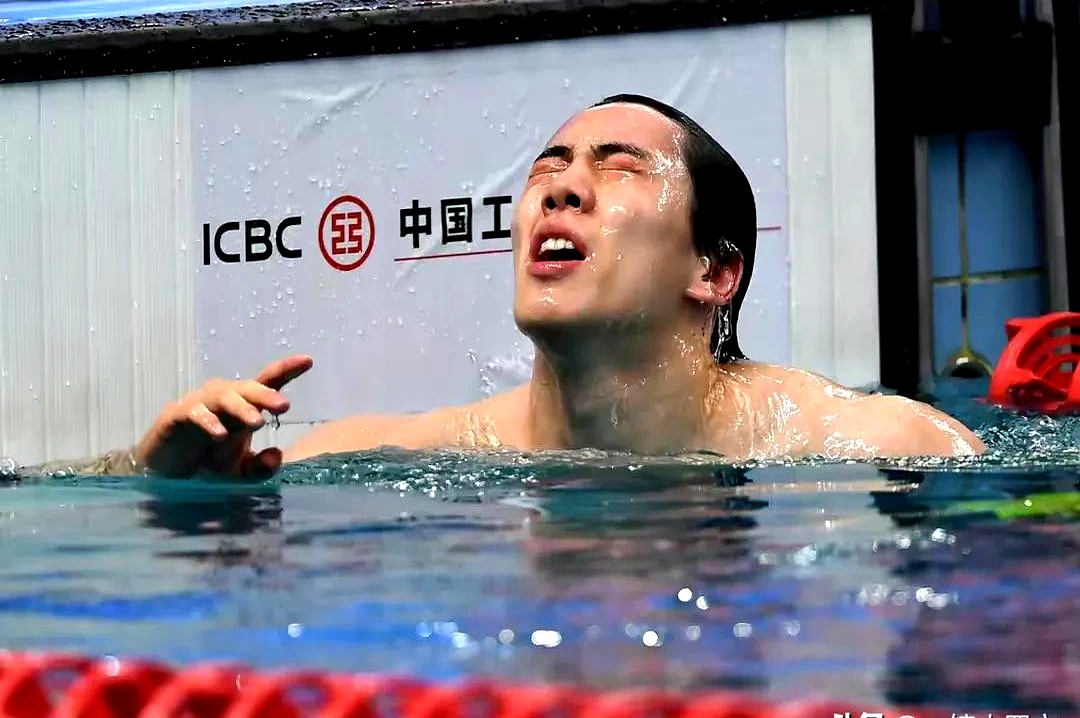 关于荷兰游泳名将实现男子米蝶泳夺冠的信息