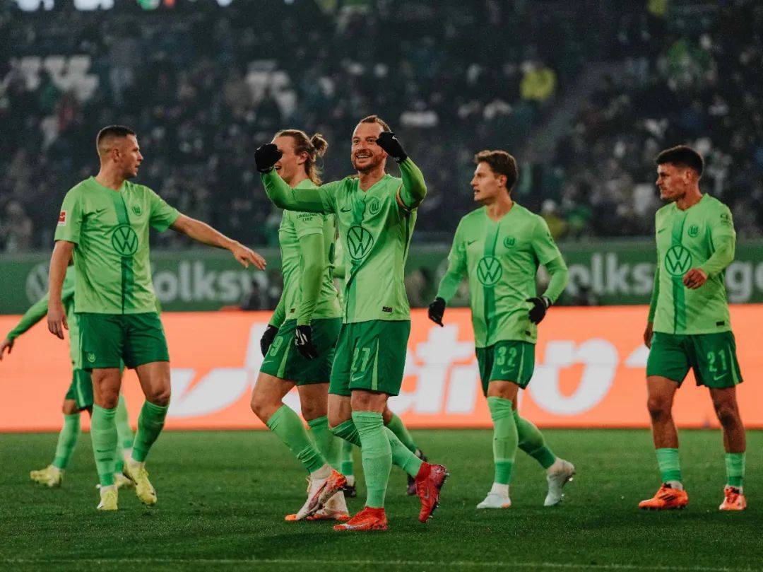 沙尔克客场击败门兴格拉德巴赫! 沙尔克客场击败门兴格拉德巴赫!