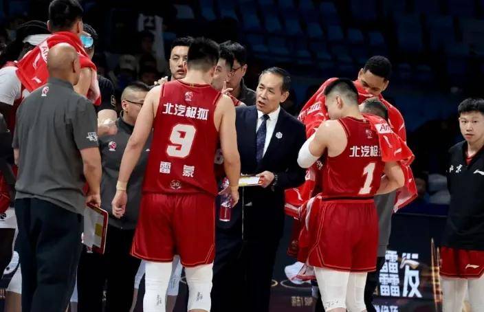 阿德将球队团结在一起迎接挑战