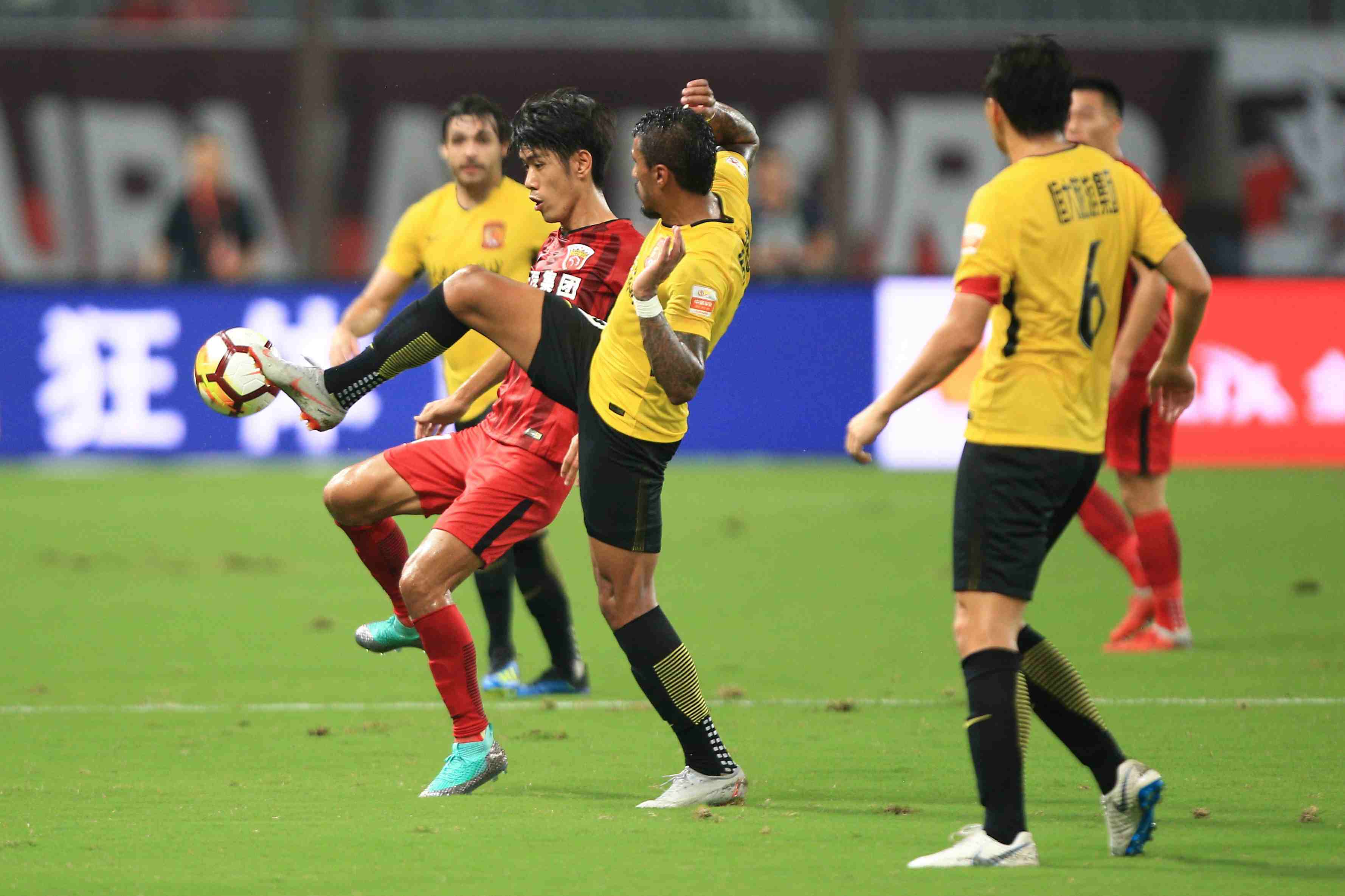 包含恒大主场输球,联赛地位岌岌可危的词条 包含恒大主场输球,联赛地位岌岌可危的词条