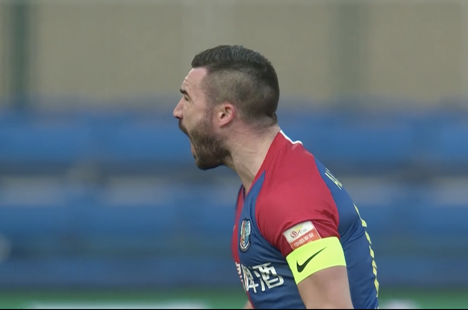 青岛黄海主场胜出，继续努力拼搏