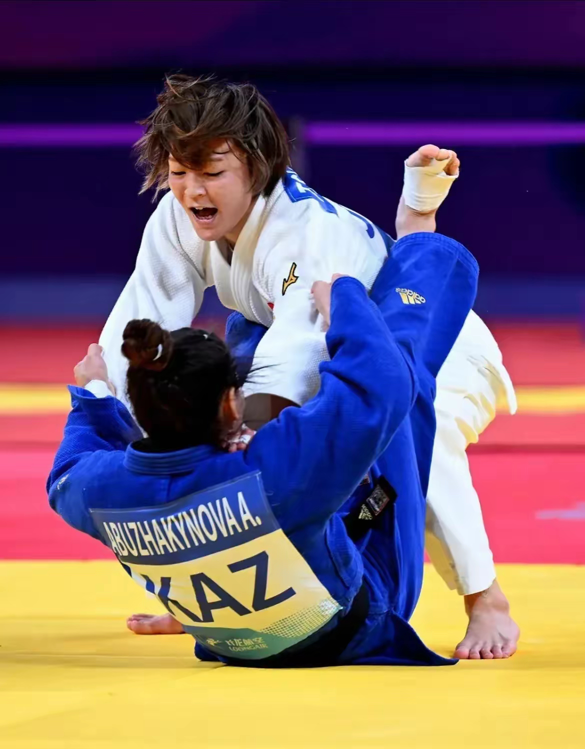 日本运动员夺得首枚奥运金牌