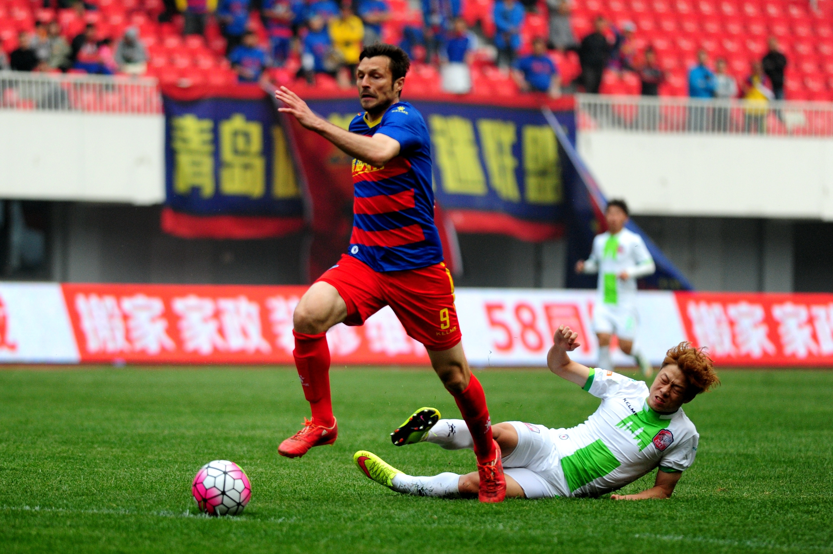 大连一方主场力克青岛黄海,豪取胜利 大连一方主场力克青岛黄海,豪取胜利