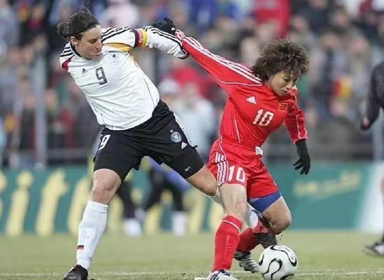 足球女队再掀巅峰之战，完胜对手一举夺冠！