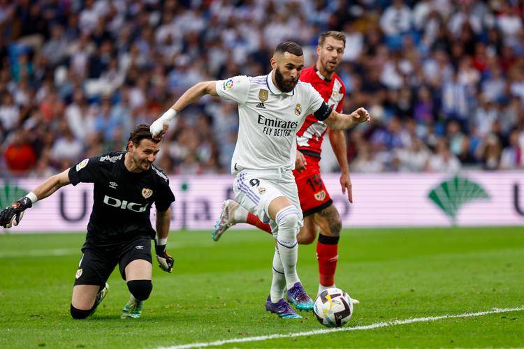 开云APP-塞维利亚主场不敌皇家马德里，遭遇失利