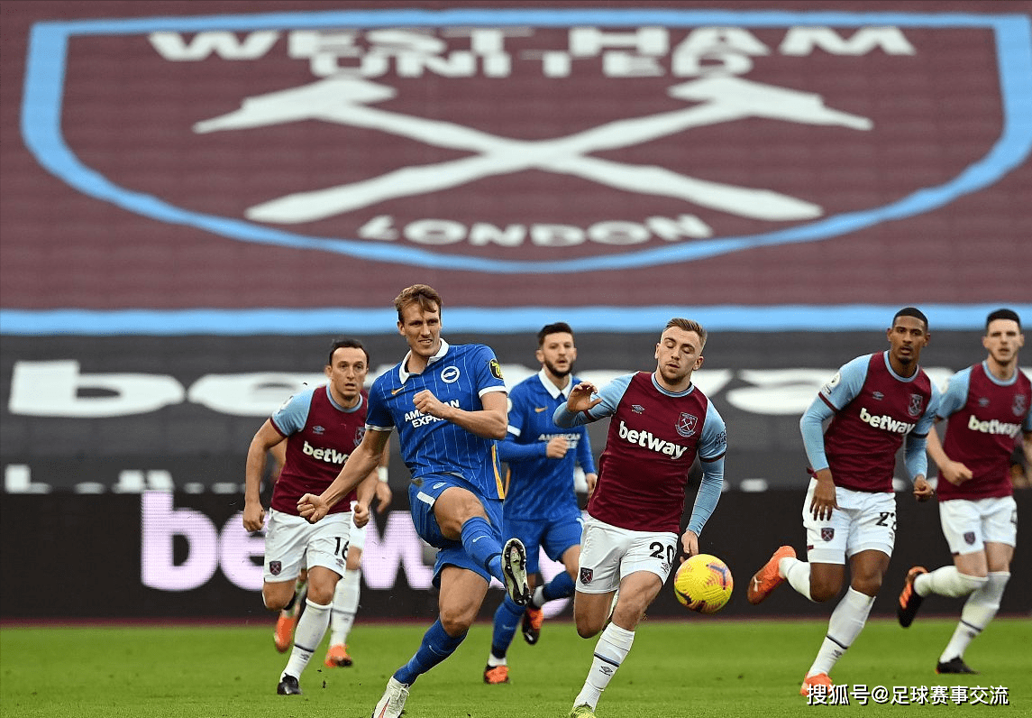 柏林赫塔队员努力拼搏,为球队锻炼信心 柏林赫塔队员努力拼搏,为球队锻炼信心