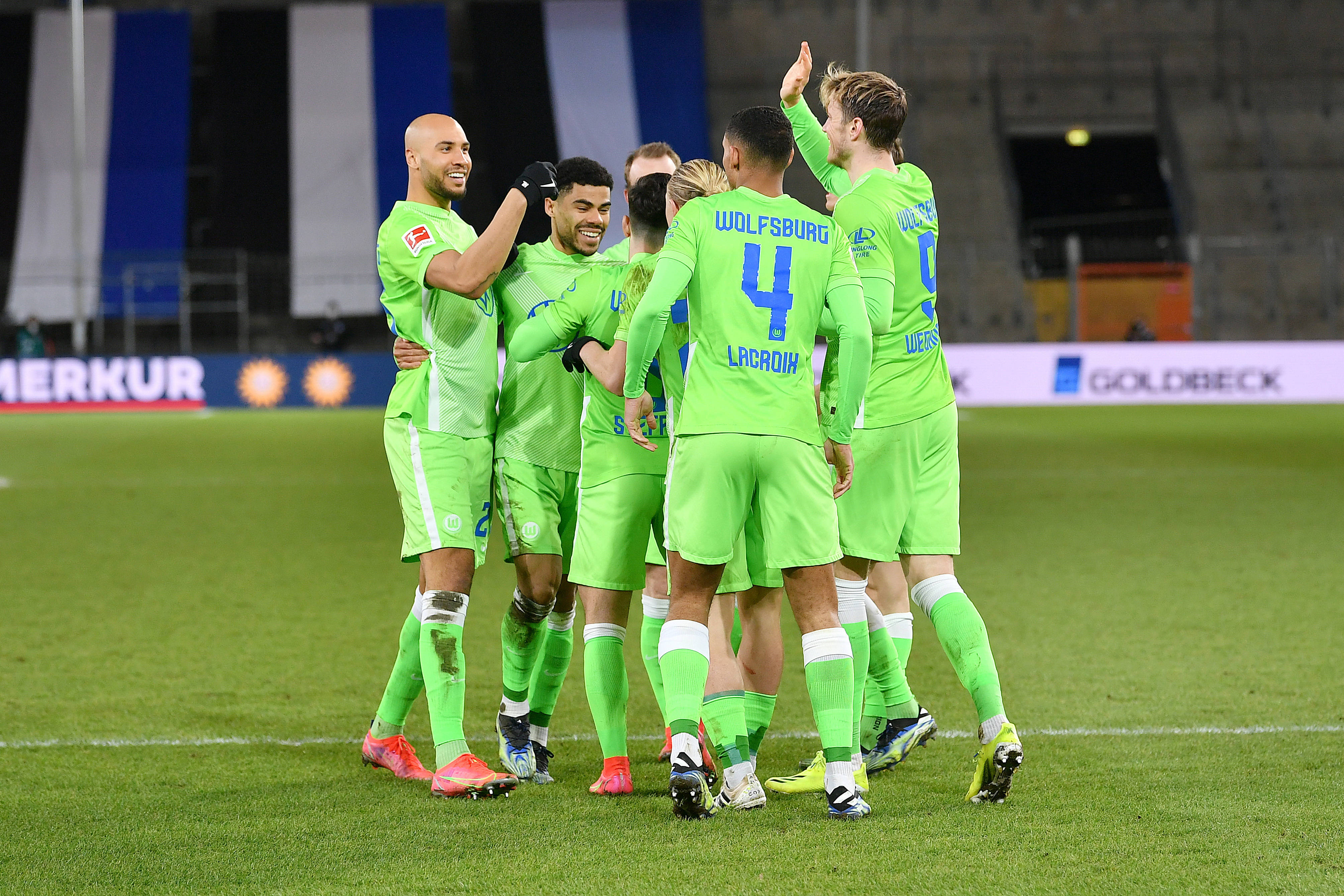 柏林赫塔队员努力拼搏,为球队锻炼信心 柏林赫塔队员努力拼搏,为球队锻炼信心