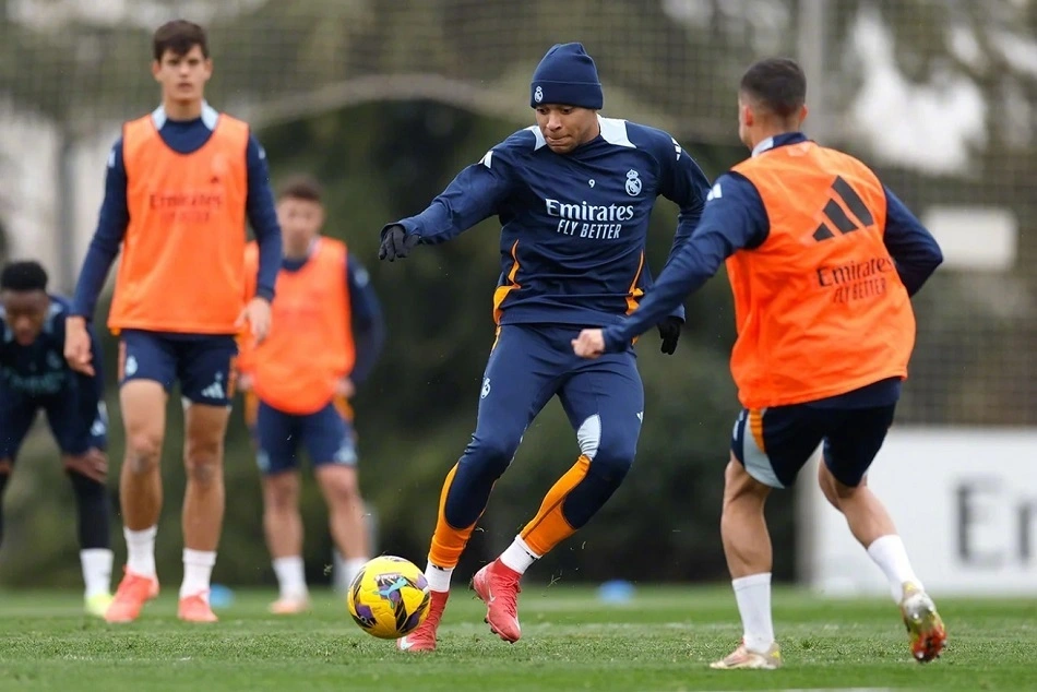 开云体育APP下载-阿贾克斯客场逆袭，淘汰皇家马德里