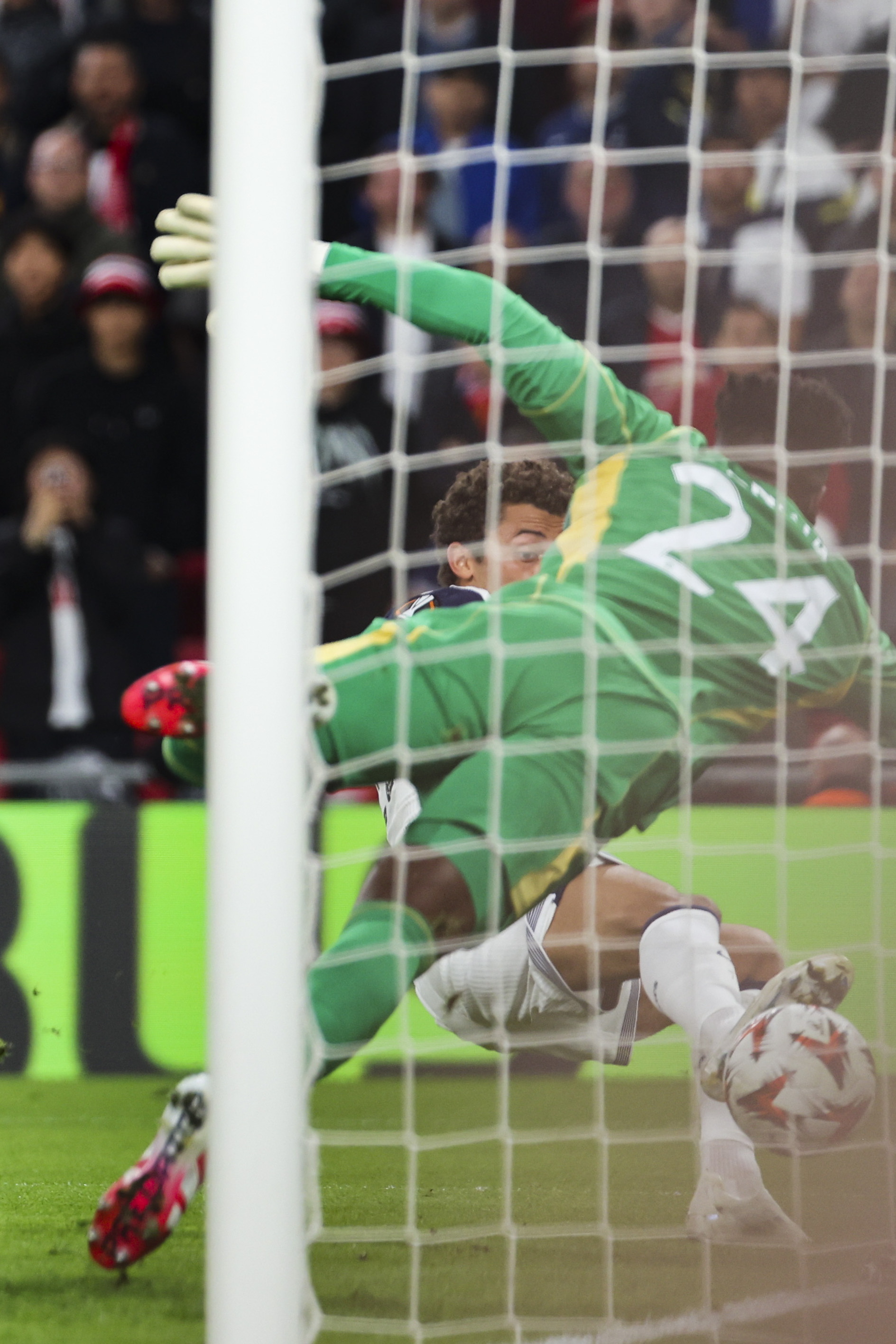 热刺队长受伤无缘欧冠比赛,球队状态受影响 热刺队长受伤无缘欧冠比赛,球队状态受影响