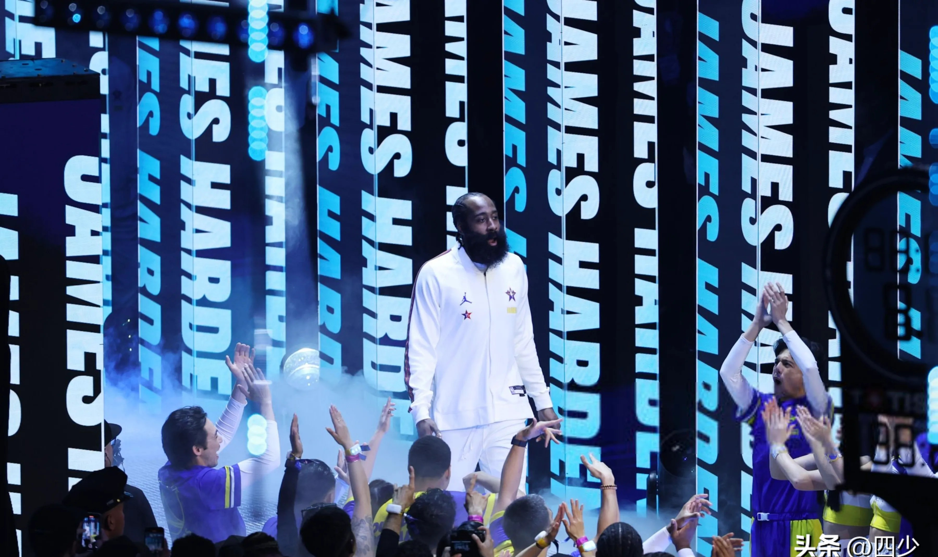 雄鹿主场夺冠,打破连胜记录 雄鹿主场夺冠,打破连胜记录