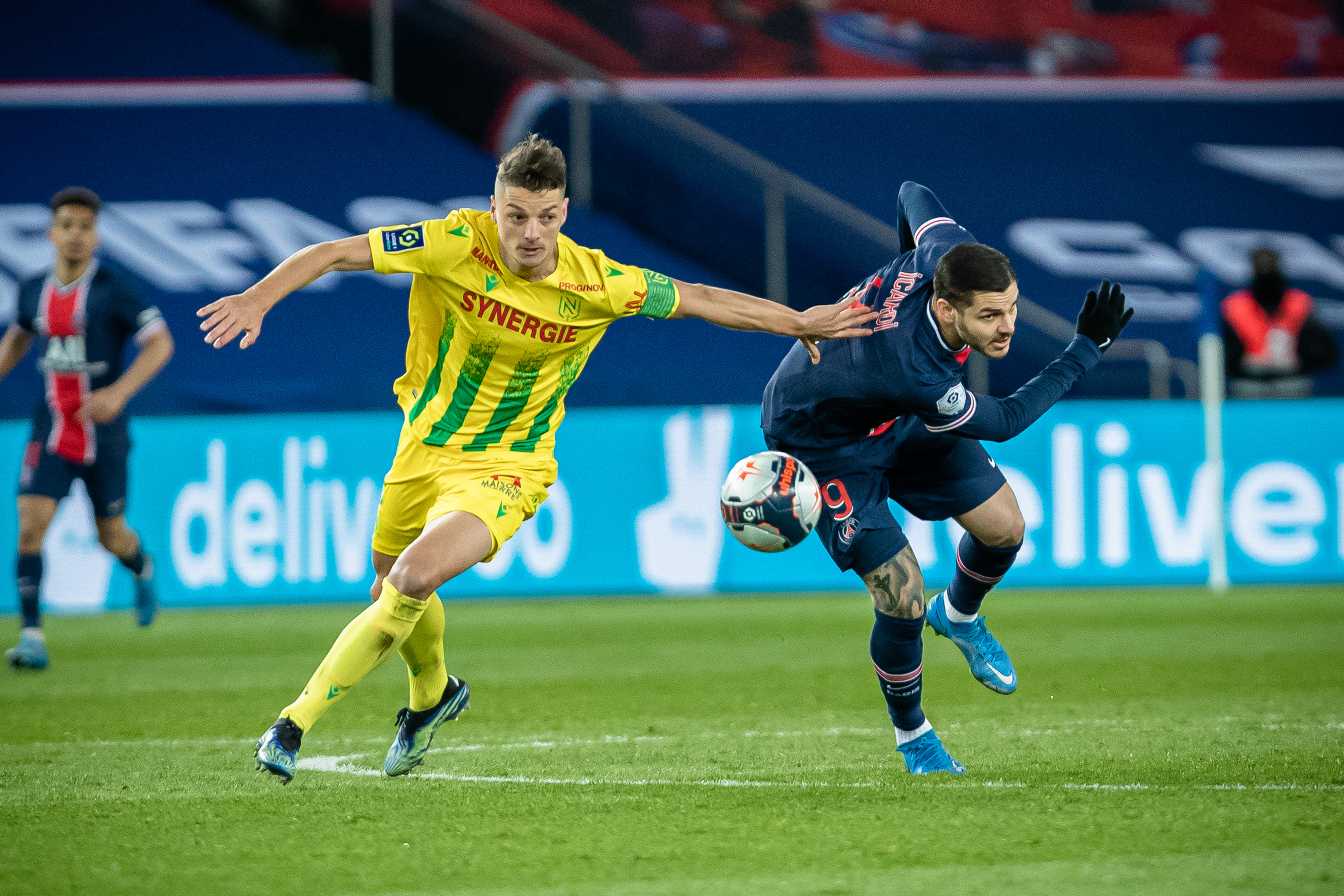 南特主场大胜,重返欧战资格区的简单介绍 南特主场大胜,重返欧战资格区的简单介绍