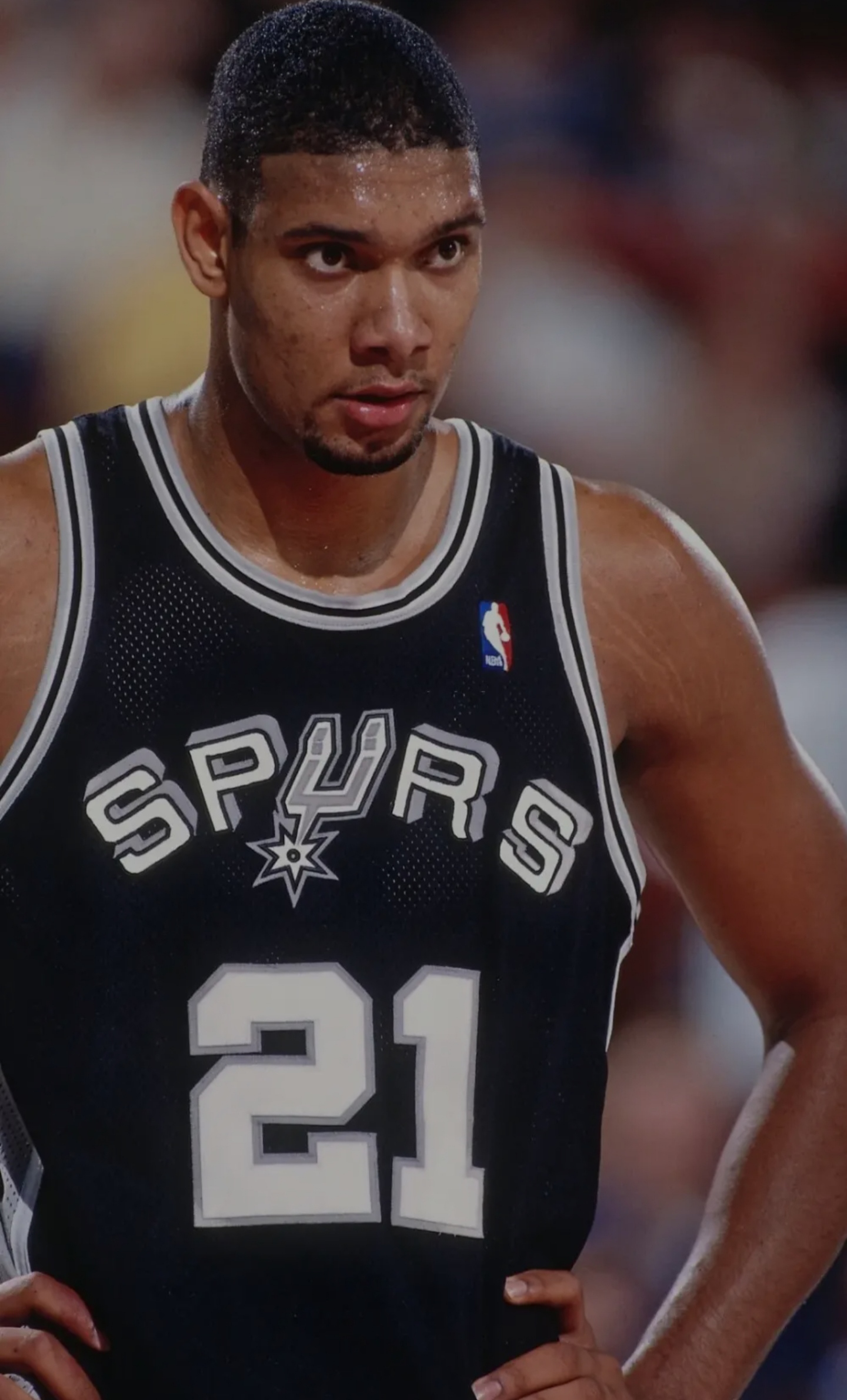 埃因特拉赫特球员奋力拼搏，实现胜利