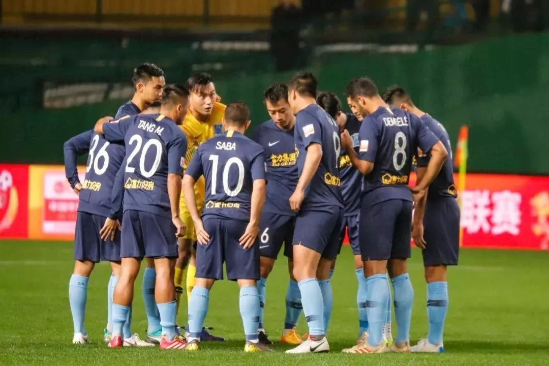 包含广州富力客场战胜大连一方,实现绝地反击的词条 包含广州富力客场战胜大连一方,实现绝地反击的词条