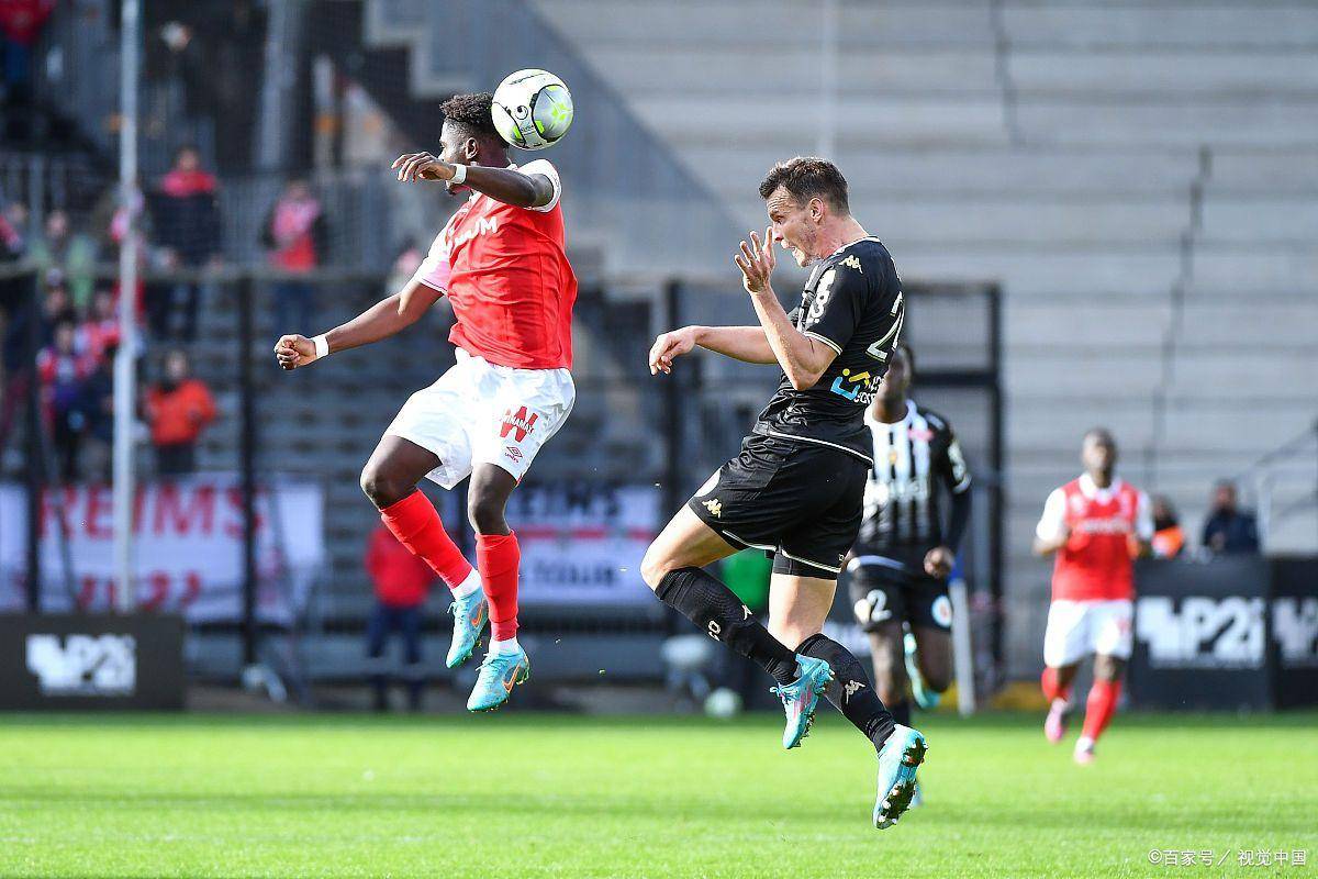 开云体育官方网站-伯明翰客场大捷，防线坚固进攻稳健，保级压力减轻
