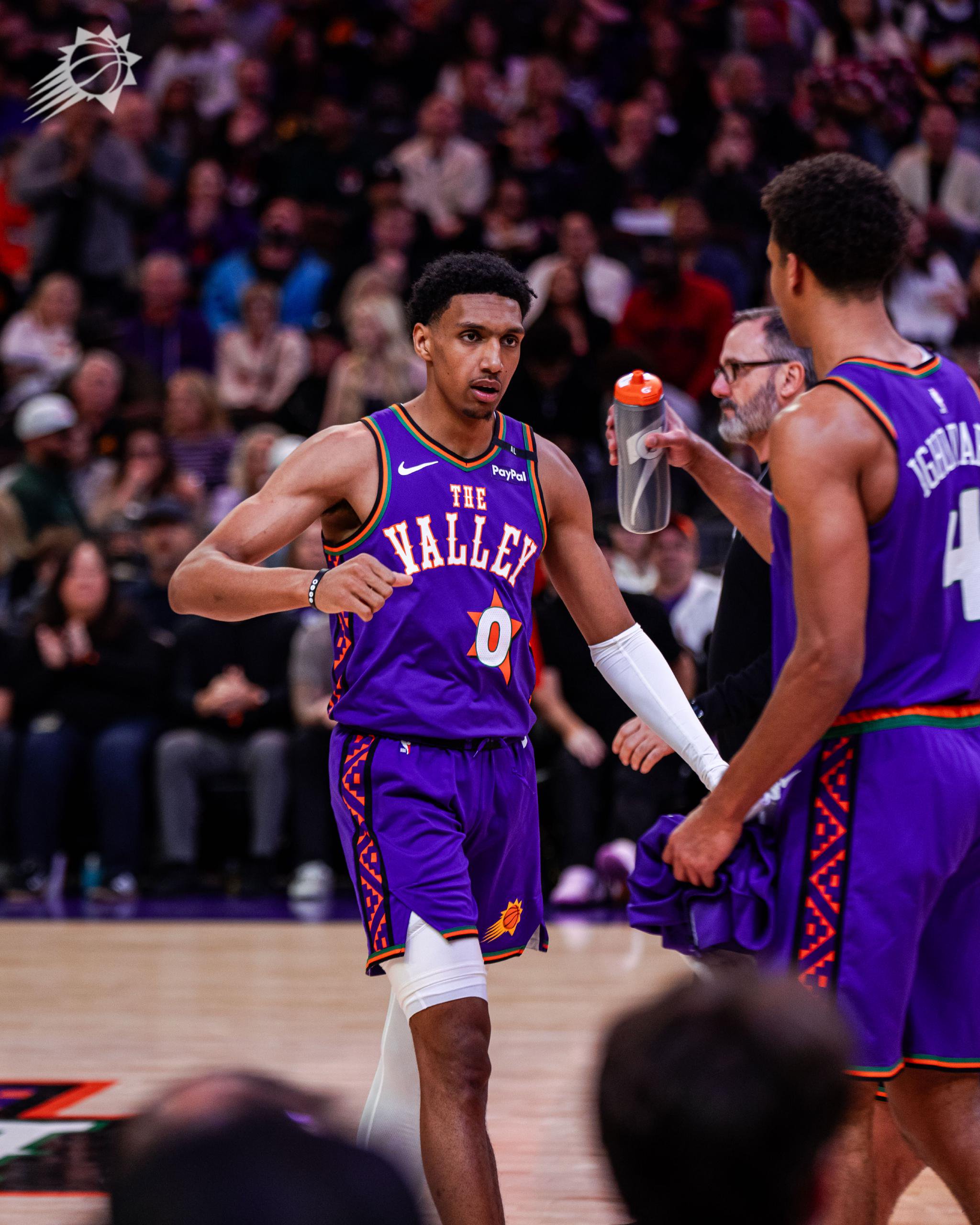 太阳在主场击败黄蜂，取得赛季第一胜