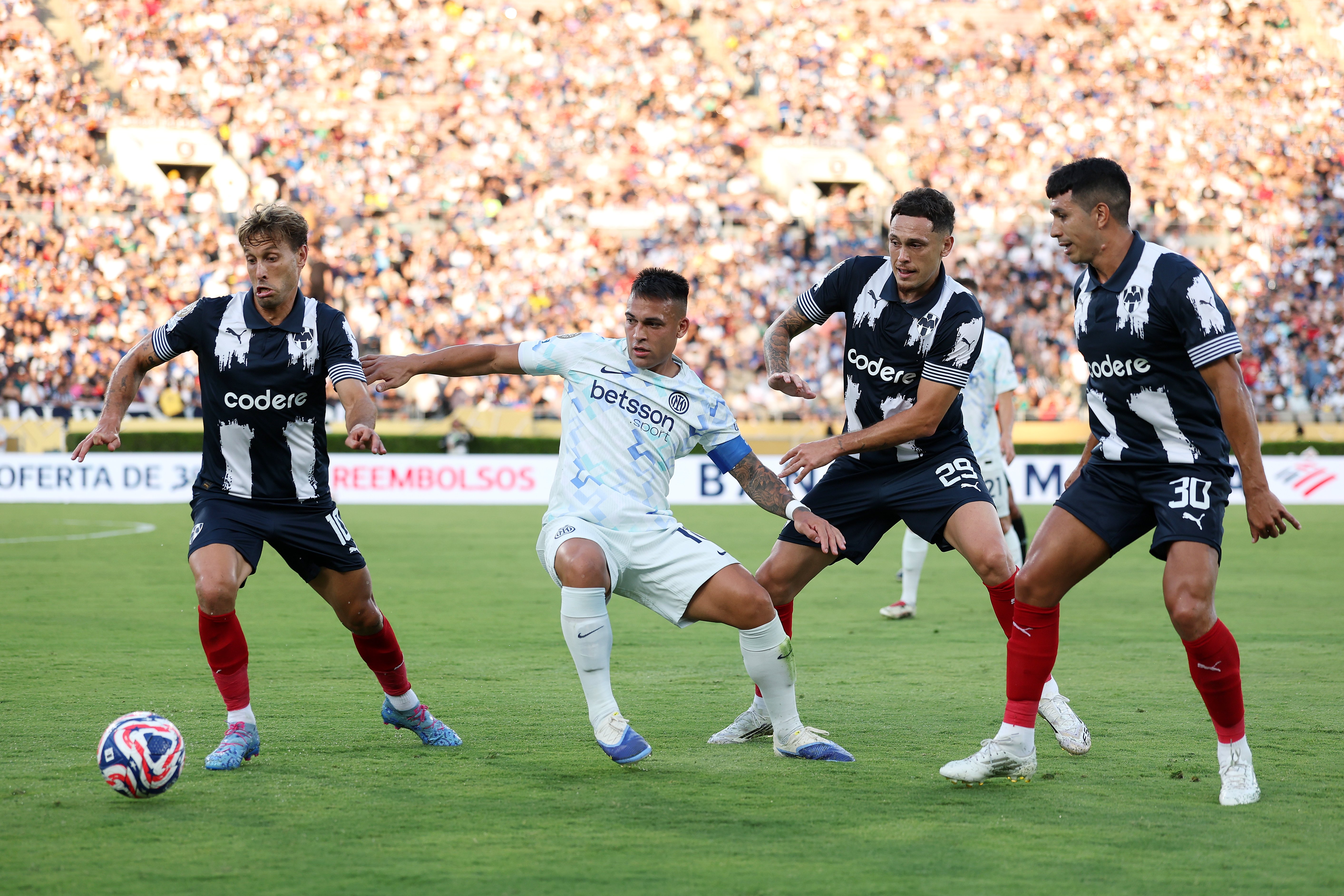 南美球队联赛总冠军角逐,席卷全场 南美球队联赛总冠军角逐,席卷全场