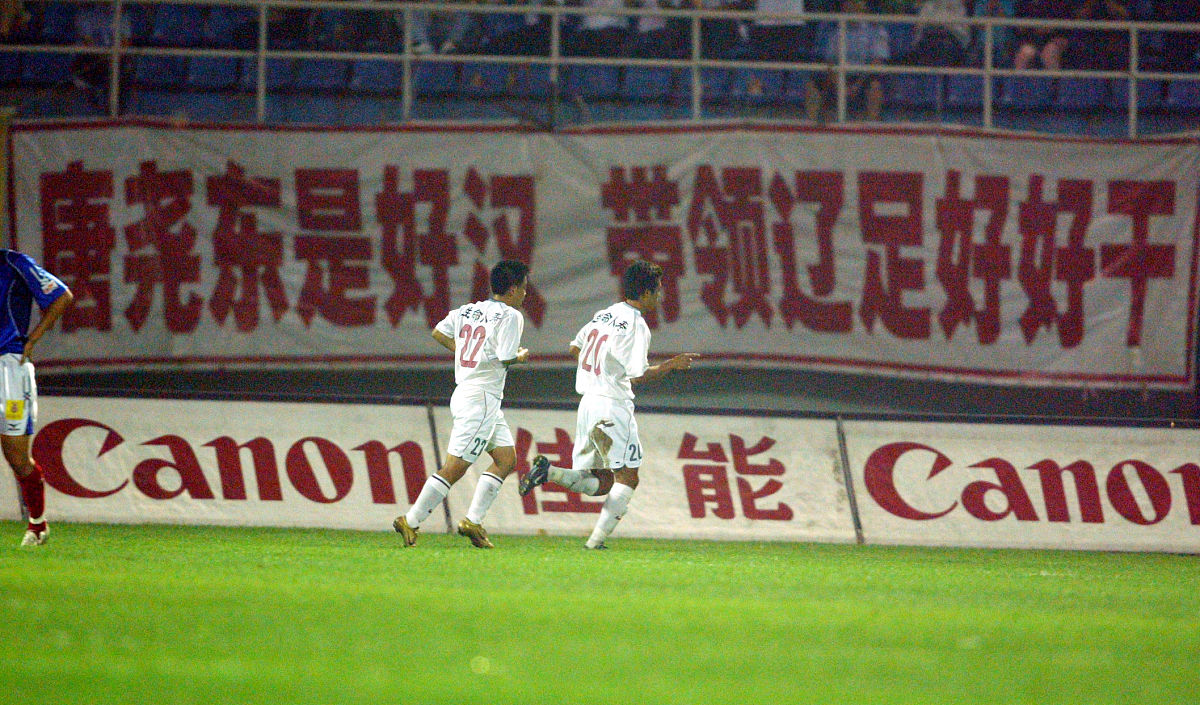 国内足球联赛竞争激烈,球员表现出色 国内足球联赛竞争激烈,球员表现出色