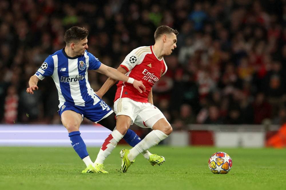 欧冠预选赛胜负难料,球队奋力争胜的简单介绍 欧冠预选赛胜负难料,球队奋力争胜的简单介绍