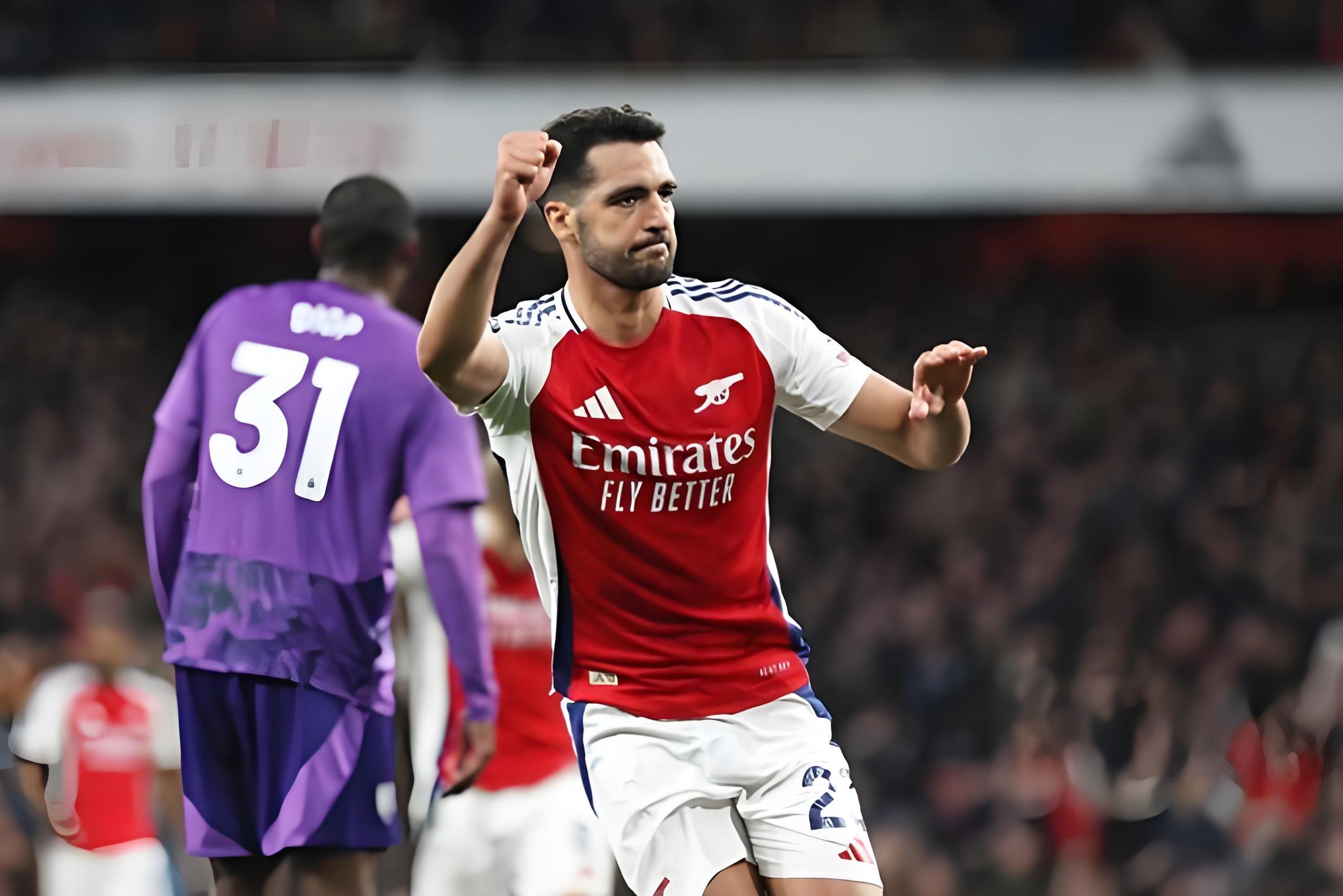 足球场上的搏击之战愈发激烈