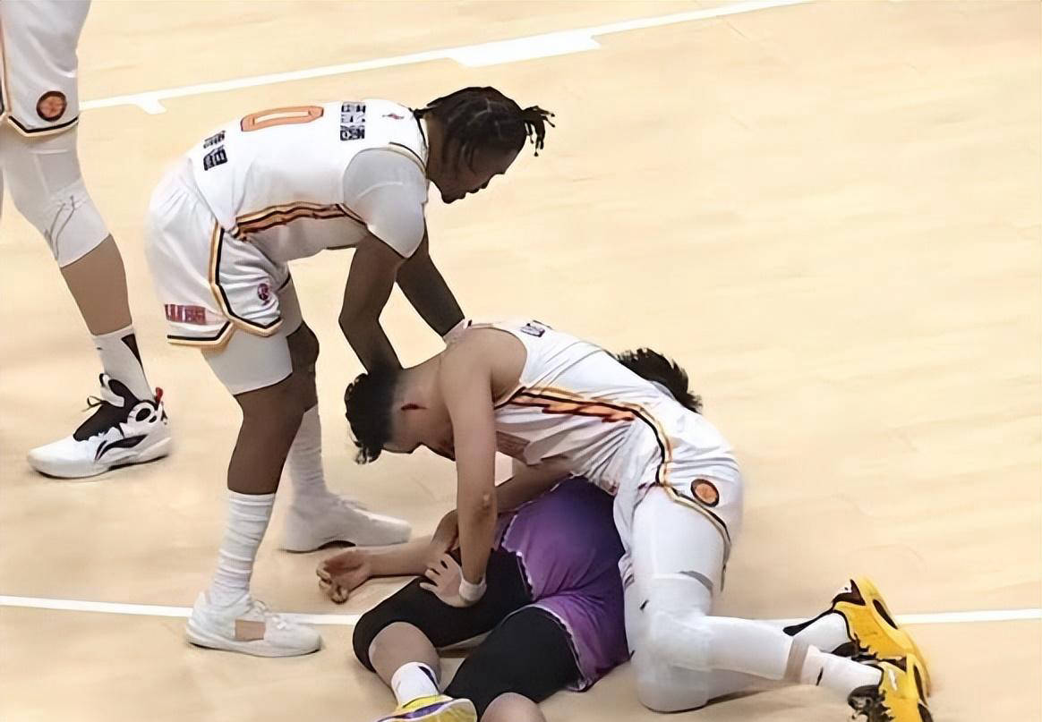 包含山西队在比赛中掀起惊人胜利,击败对手的词条 包含山西队在比赛中掀起惊人胜利,击败对手的词条