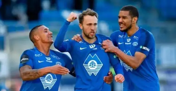 舜天队员踢出好戏,获得比赛胜利稳固排名 舜天队员踢出好戏,获得比赛胜利稳固排名