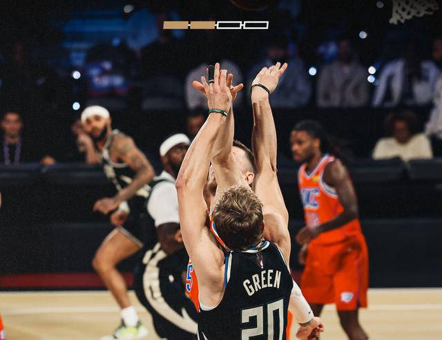 开云体育下载-雄鹿力克猛龙，字母哥砍下三双表现令人惊叹的简单介绍