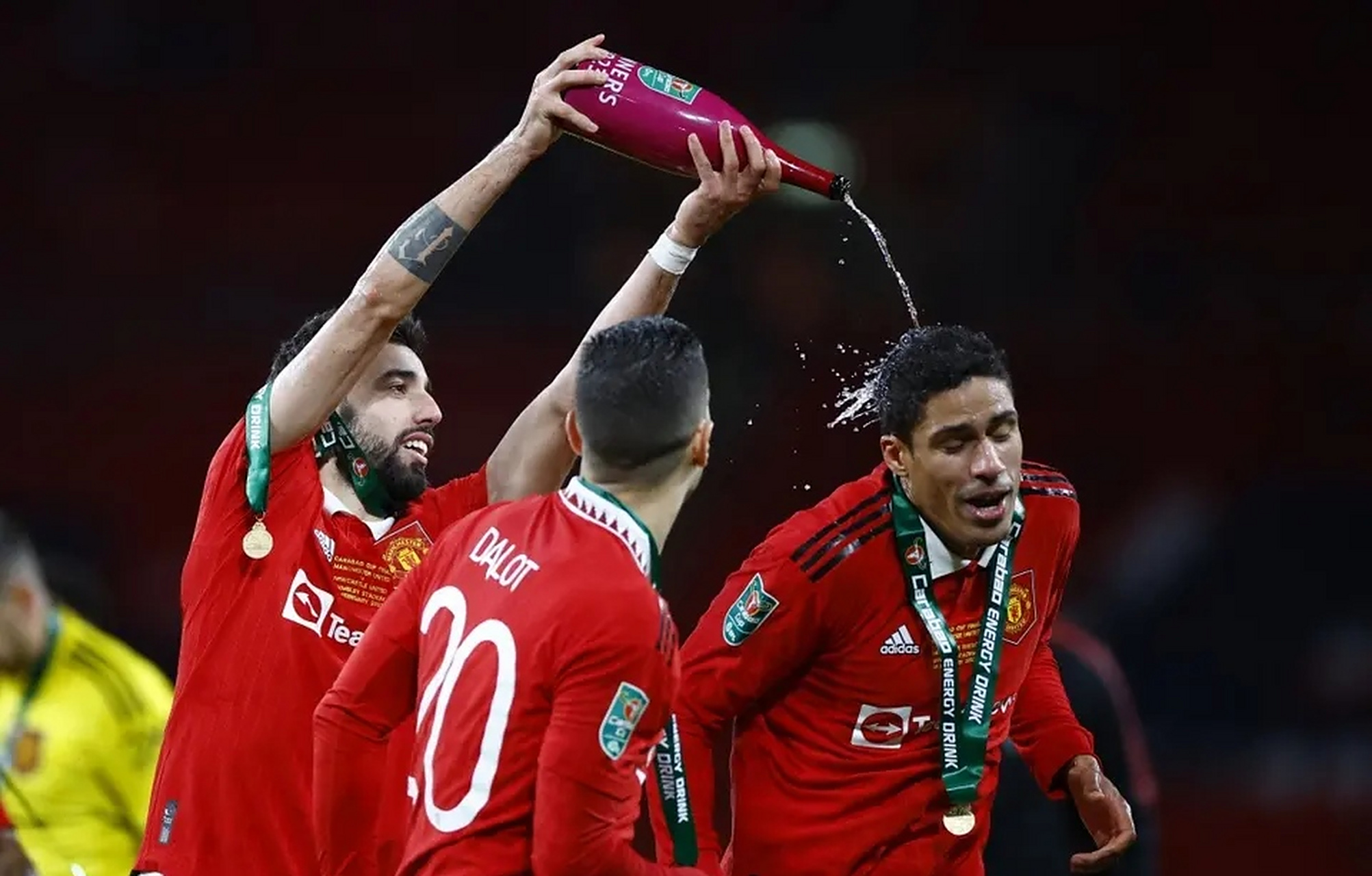 洲际联赛冠军杯揭幕战爆冷战胜,球迷沸腾欢呼 洲际联赛冠军杯揭幕战爆冷战胜,球迷沸腾欢呼