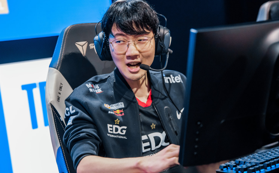 开云体育官网-包含HLE鏖战LGD，Clid开启传奇时刻峡谷大战四强赛，让粉丝疯狂欢呼的词条