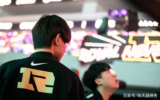 开云体育app-包含FPX轻取TSM，Gumayusi打出惊人五杀激烈交锋入围赛，留下经典瞬间的词条