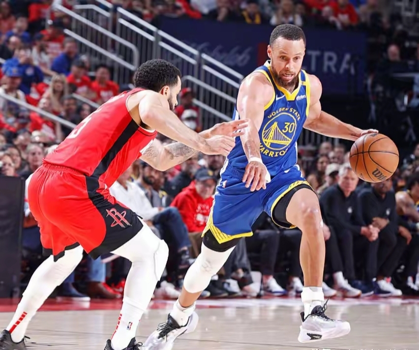 NBA季后赛战火升级,勇士击败爵士夺得关键胜利 NBA季后赛战火升级,勇士击败爵士夺得关键胜利