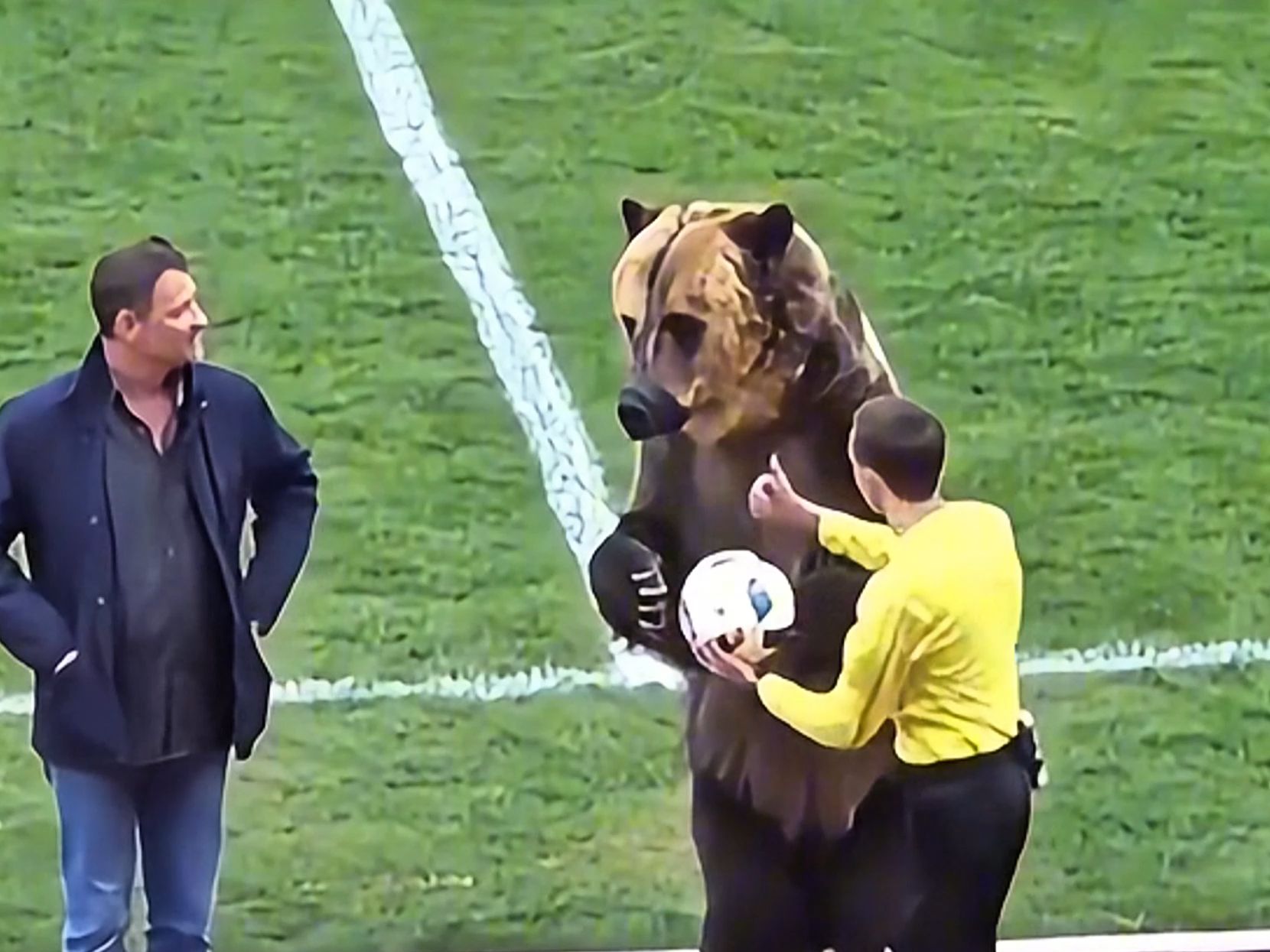 惊心动魄的足球比赛场面,谁将脱颖而出? 惊心动魄的足球比赛场面,谁将脱颖而出?