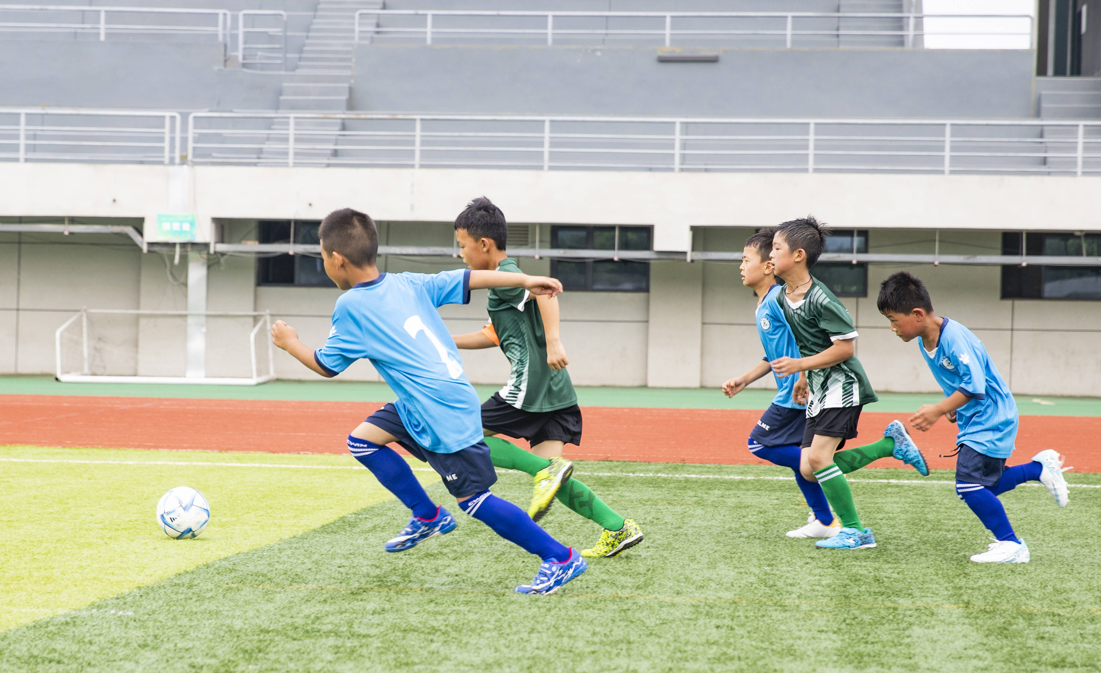 足球赛事的最新报道令人眼前一亮 足球赛事的最新报道令人眼前一亮